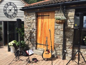 Live acoustic music at Aldwick Court Farm